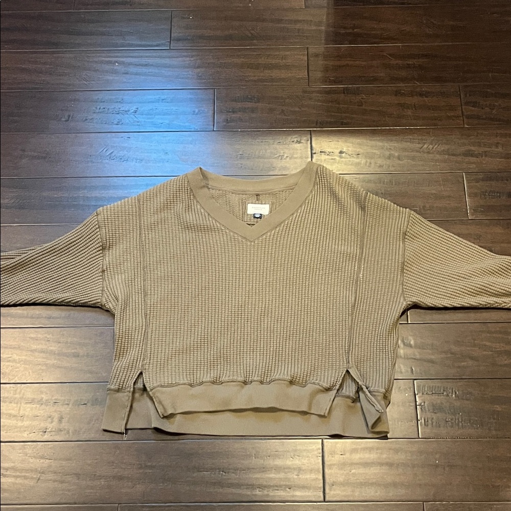 American Eagle V Neck Waffle Knit Sweatshirt